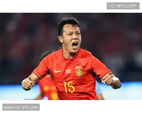 足球明星守护神的魅力瞬间展现与荣耀时刻回顾